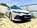 Toyota Camry 2021 года за 14 690 000 тг. в Атырау – фото 5
