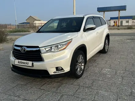 Toyota Highlander 2015 года за 17 500 000 тг. в Жанаозен