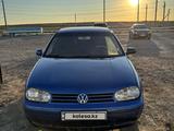Volkswagen Golf 1999 годаүшін1 400 000 тг. в Жанаозен