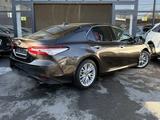 Toyota Camry 2018 года за 14 300 000 тг. в Шымкент – фото 4