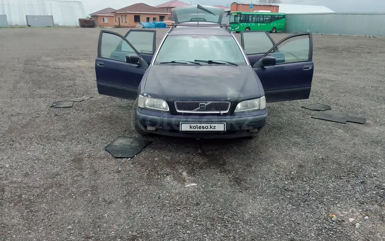 Volvo V40 1996 года за 1 200 000 тг. в Алматы