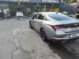 Hyundai Elantra 2023 годаүшін8 800 000 тг. в Алматы – фото 3