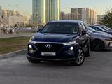 Hyundai Santa Fe 2018 годаfor13 500 000 тг. в Астана