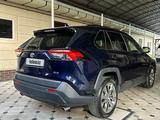 Toyota RAV4 2021 года за 15 500 000 тг. в Туркестан – фото 4