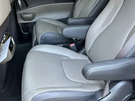 Kia Carnival 2025 года за 31 000 000 тг. в Алматы – фото 11