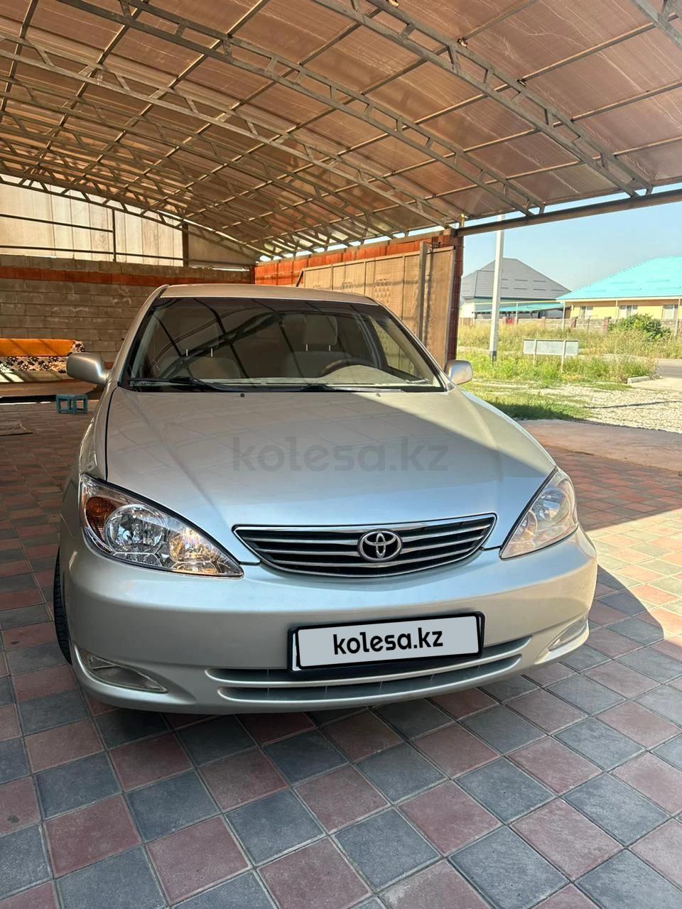 Toyota Camry 2004 г.