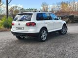 Volkswagen Touareg 2008 года за 4 990 000 тг. в Караганда – фото 4