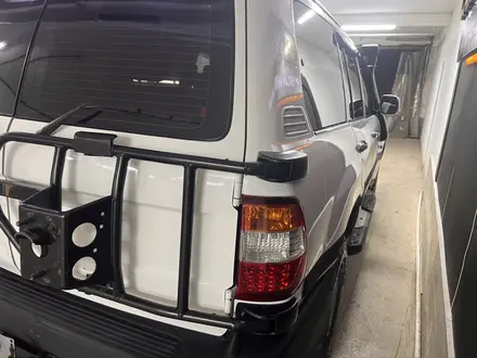 Toyota Land Cruiser 2006 года за 14 500 000 тг. в Актобе – фото 12