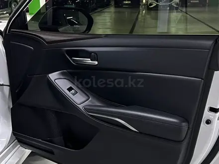 Toyota Avalon 2019 года за 14 300 000 тг. в Алматы – фото 20