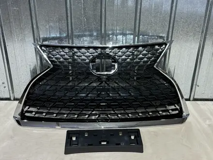 Решетка радиатора в сборе на LEXUS RX за 5 000 тг. в Алматы