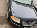 Volkswagen Passat 2004 года за 2 000 000 тг. в Астана – фото 4