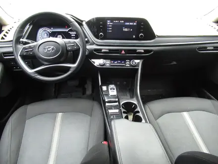 Hyundai Sonata 2020 года за 7 499 550 тг. в Актобе – фото 9