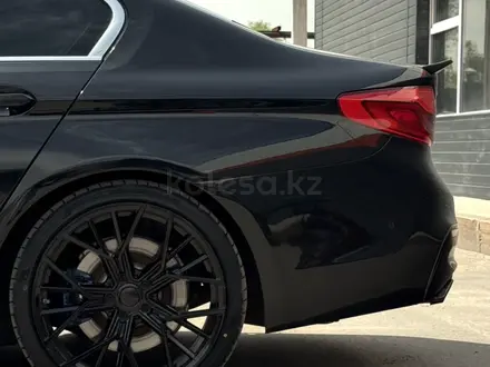 BMW 540 2018 года за 17 800 000 тг. в Алматы – фото 9