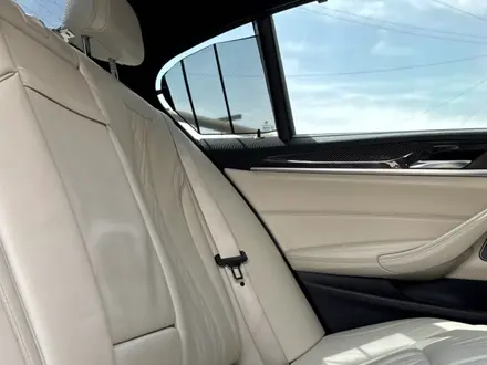 BMW 540 2018 года за 17 800 000 тг. в Алматы – фото 18