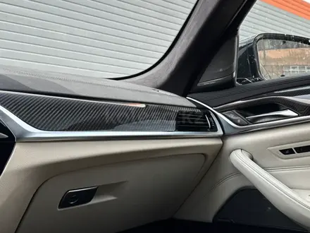 BMW 540 2018 года за 17 800 000 тг. в Алматы – фото 17