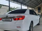 Toyota Camry 2014 года за 10 200 000 тг. в Шымкент – фото 4