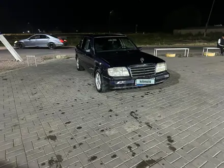 Mercedes-Benz E 220 1995 года за 2 000 000 тг. в Мерке – фото 8