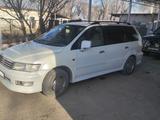 Mitsubishi Chariot 1999 года за 2 600 000 тг. в Есик – фото 2