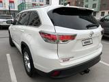 Toyota Highlander 2015 года за 13 000 000 тг. в Актобе – фото 4