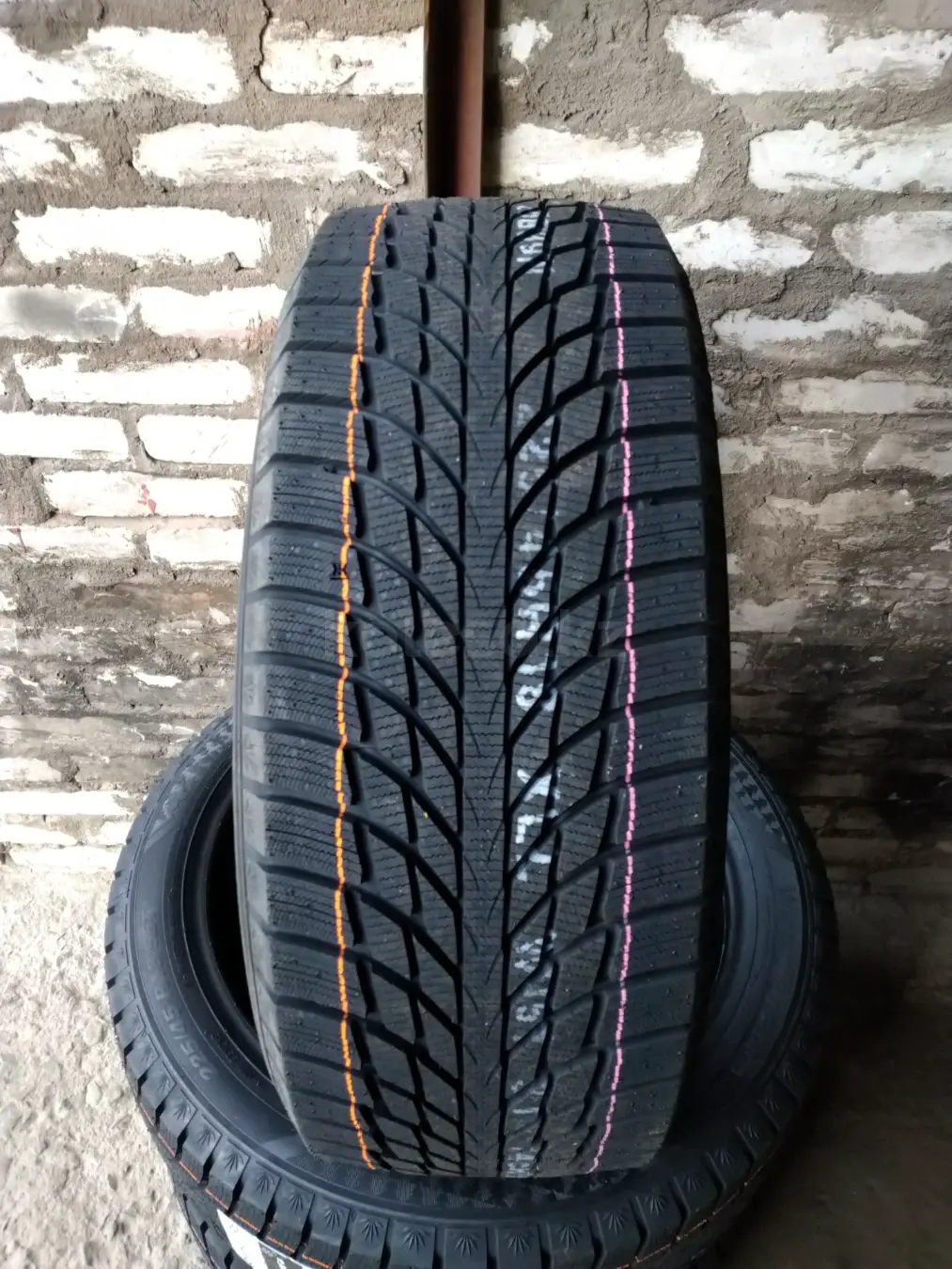 Шины Kumho 235/45/r18 WI51 в Алматы — объявление №175168096: шины на ...