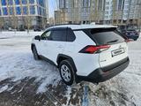 Toyota RAV4 2020 годаүшін17 000 000 тг. в Астана – фото 4