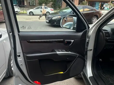 Hyundai Santa Fe 2011 года за 7 500 000 тг. в Астана – фото 15