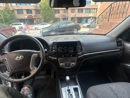 Hyundai Santa Fe 2011 года за 7 500 000 тг. в Астана – фото 17