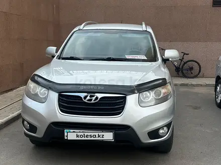 Hyundai Santa Fe 2011 года за 7 500 000 тг. в Астана – фото 2