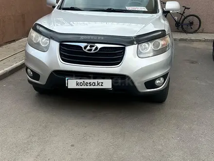 Hyundai Santa Fe 2011 года за 7 500 000 тг. в Астана