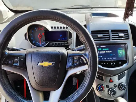Chevrolet Aveo 2014 года за 4 250 000 тг. в Байконыр – фото 3