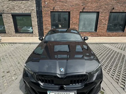 BMW 530 2024 года за 45 000 000 тг. в Алматы – фото 2