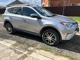 Toyota RAV4 2016 года за 12 500 000 тг. в Уральск – фото 4