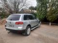 Volkswagen Touareg 2002 года за 3 500 000 тг. в Актобе – фото 3