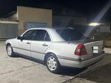Mercedes-Benz C 220 1995 года за 2 250 000 тг. в Шымкент – фото 4