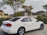 Volkswagen Passat 2015 года за 5 200 000 тг. в Актау – фото 2