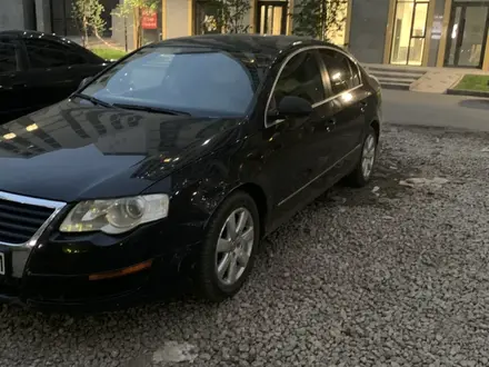 Volkswagen Passat 2006 года за 3 000 000 тг. в Астана – фото 2