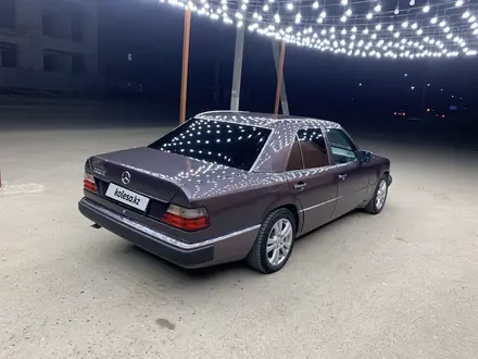 Mercedes-Benz E 220 1993 года за 3 300 000 тг. в Павлодар – фото 5