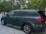 Kia Carnival 2016 года за 10 800 000 тг. в Шымкент – фото 5