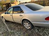 Mercedes-Benz E 230 1997 года за 1 500 000 тг. в Костанай – фото 2