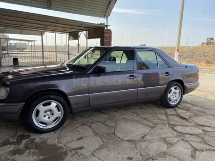 Mercedes-Benz E 220 1993 года за 3 000 000 тг. в Кызылорда – фото 7