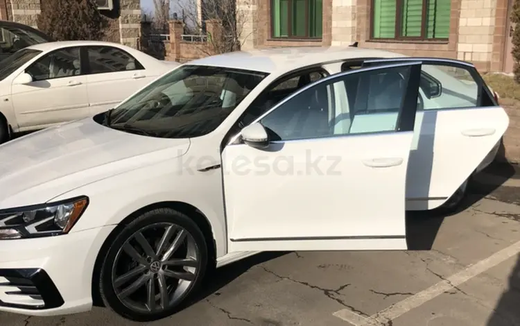 Volkswagen Passat 2016 года за 8 600 000 тг. в Алматы