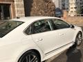 Volkswagen Passat 2016 года за 8 600 000 тг. в Алматы – фото 2