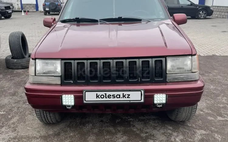 Jeep Grand Cherokee 1994 годаүшін2 800 000 тг. в Караганда