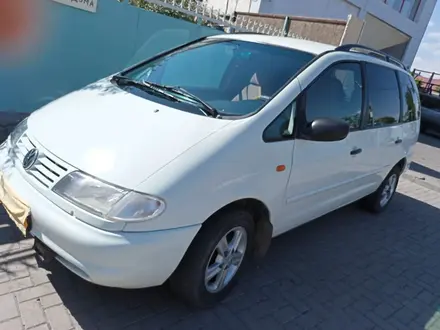 Volkswagen Sharan 1998 года за 2 400 000 тг. в Байконыр – фото 5