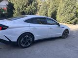 Hyundai Sonata 2024 годаүшін11 300 000 тг. в Алматы – фото 3