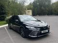 Toyota Camry 2021 года за 15 800 000 тг. в Караганда – фото 2