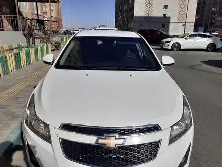 Chevrolet Cruze 2012 года за 2 900 000 тг. в Атырау – фото 2