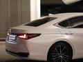 Lexus ES 250 2022 года за 21 000 000 тг. в Астана