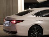 Lexus ES 250 2022 года за 21 000 000 тг. в Астана
