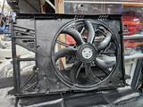 Вентилятор с диффузором сборе камри 70 за 120 000 тг. в Алматы